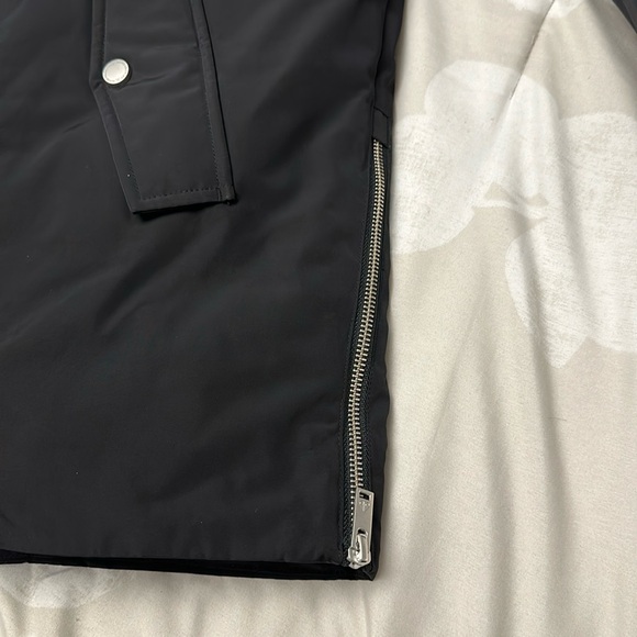 Men Moose Knuckles Parka - Picture 9 of 9